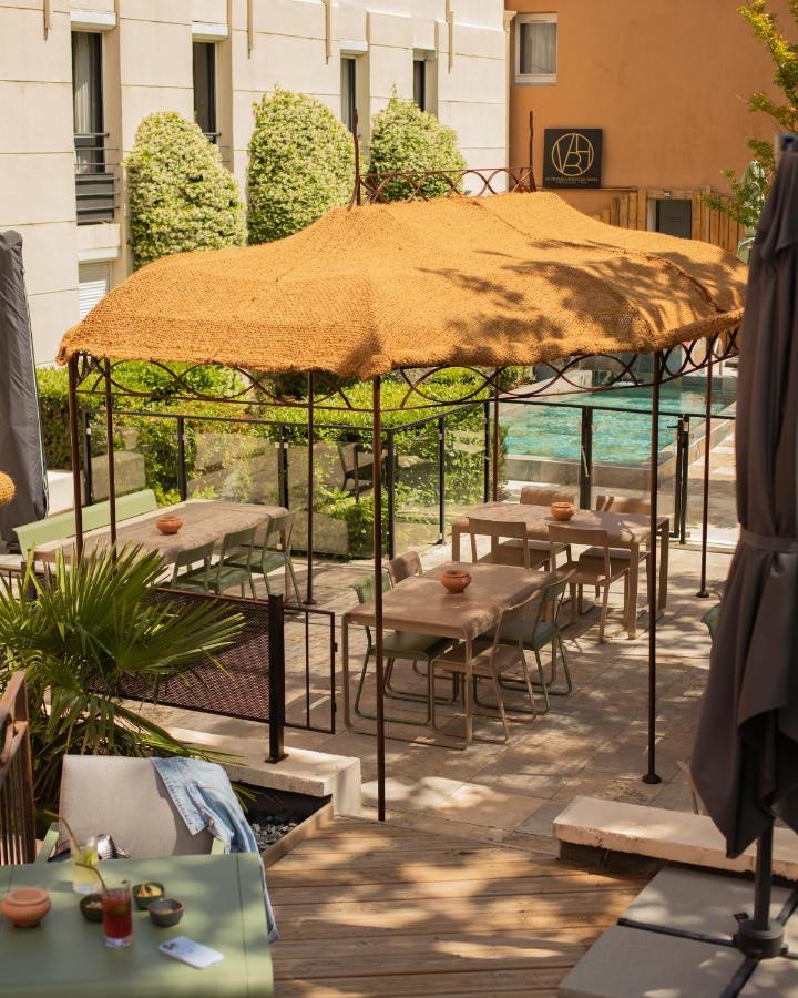 Le Victoria Boutique Hotel Сен-Пол-Троа-Шато Екстериор снимка