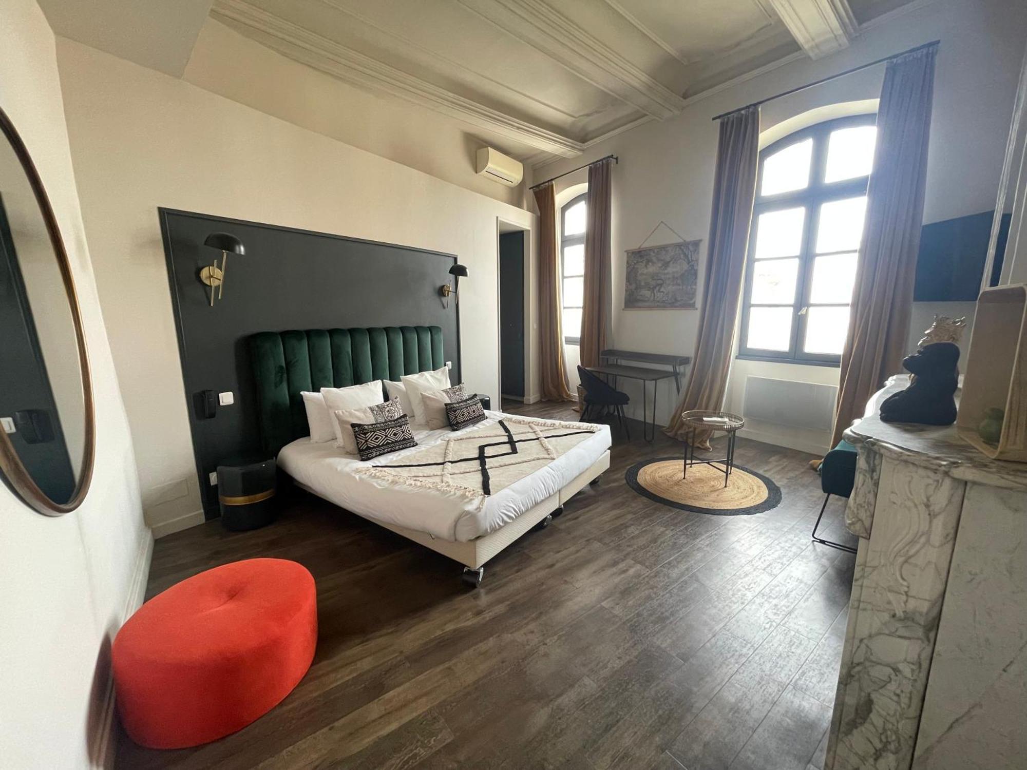 Le Victoria Boutique Hotel Сен-Пол-Троа-Шато Екстериор снимка