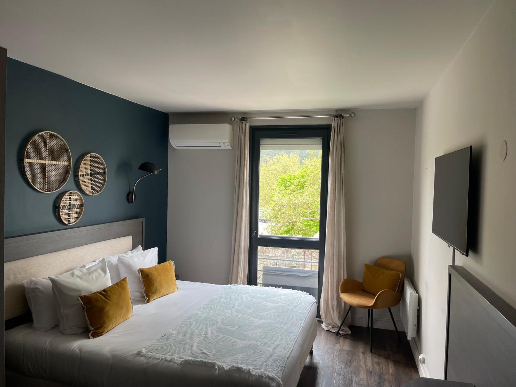 Le Victoria Boutique Hotel Сен-Пол-Троа-Шато Екстериор снимка