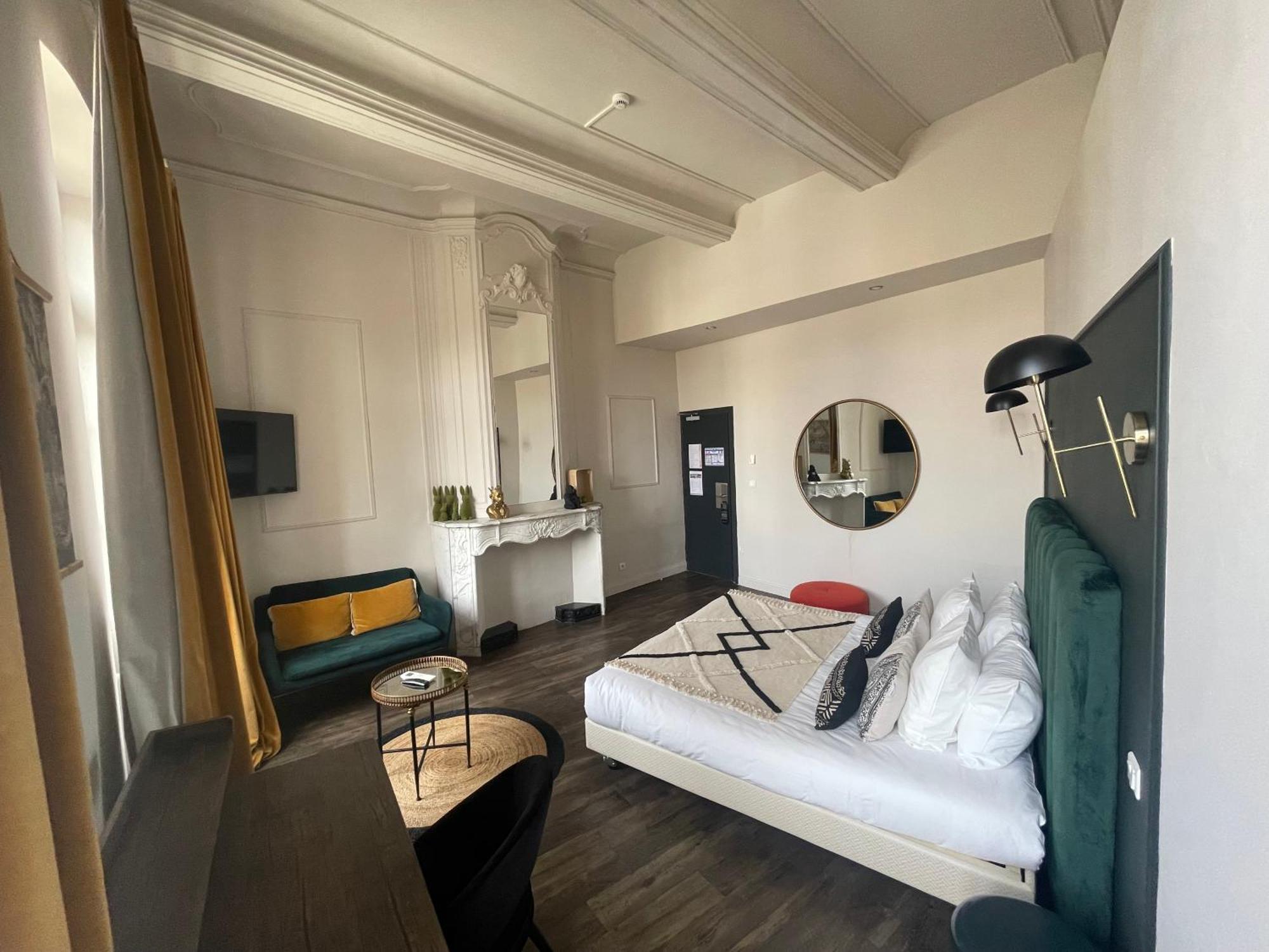 Le Victoria Boutique Hotel Сен-Пол-Троа-Шато Екстериор снимка