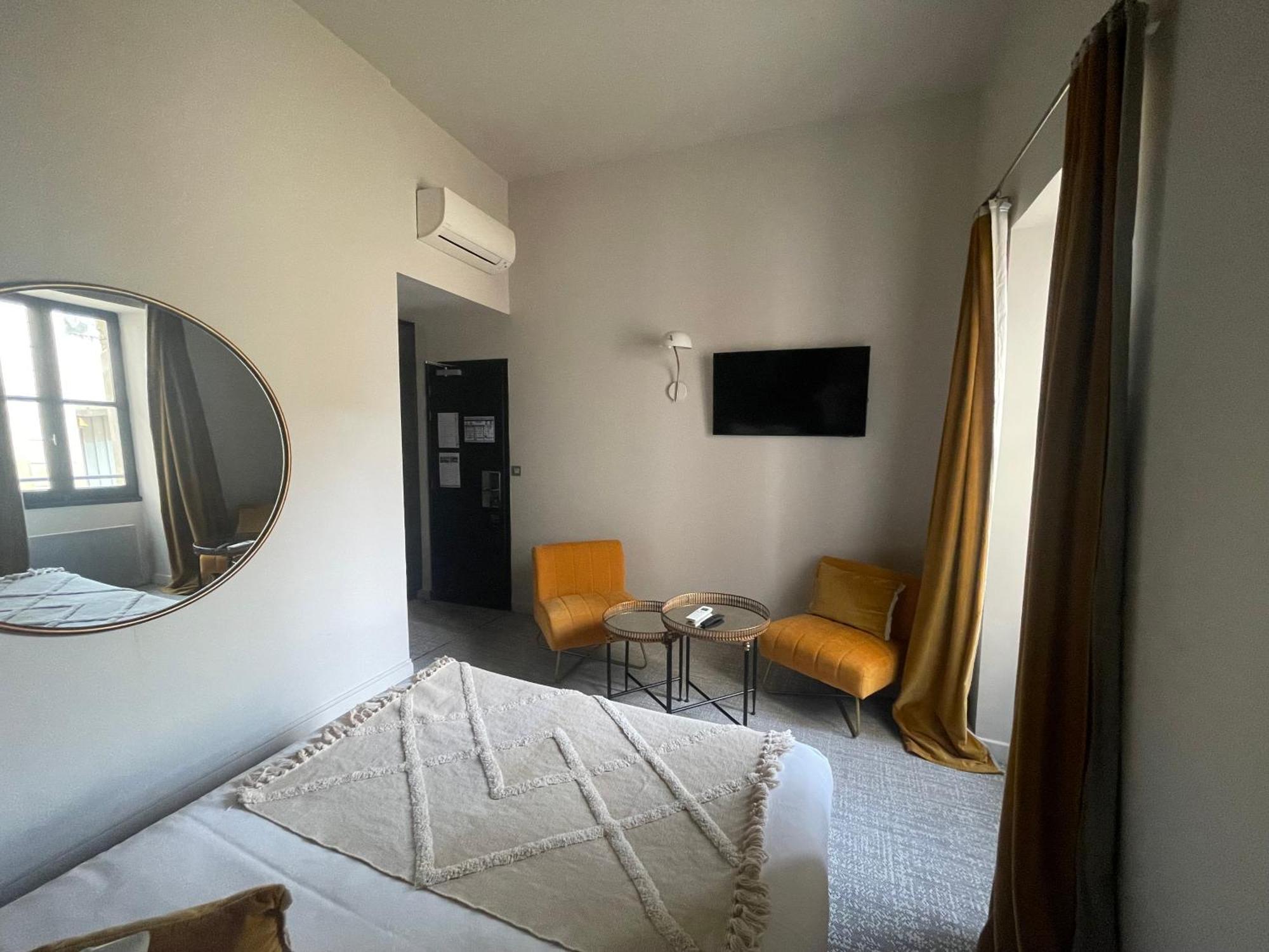 Le Victoria Boutique Hotel Сен-Пол-Троа-Шато Екстериор снимка