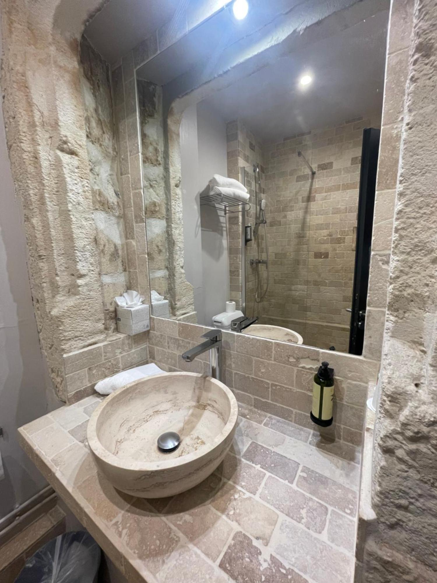 Le Victoria Boutique Hotel Сен-Пол-Троа-Шато Екстериор снимка